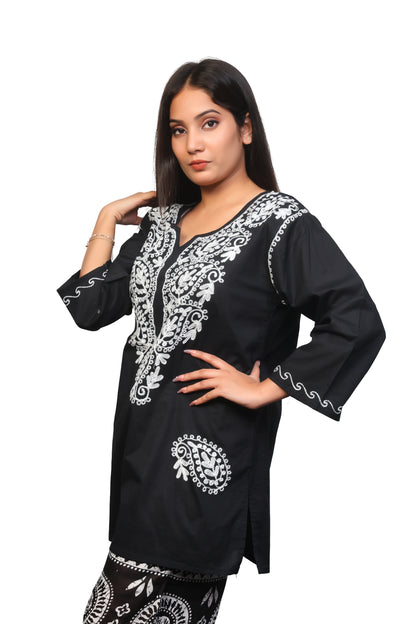 White & black summer cotton top with lace for women