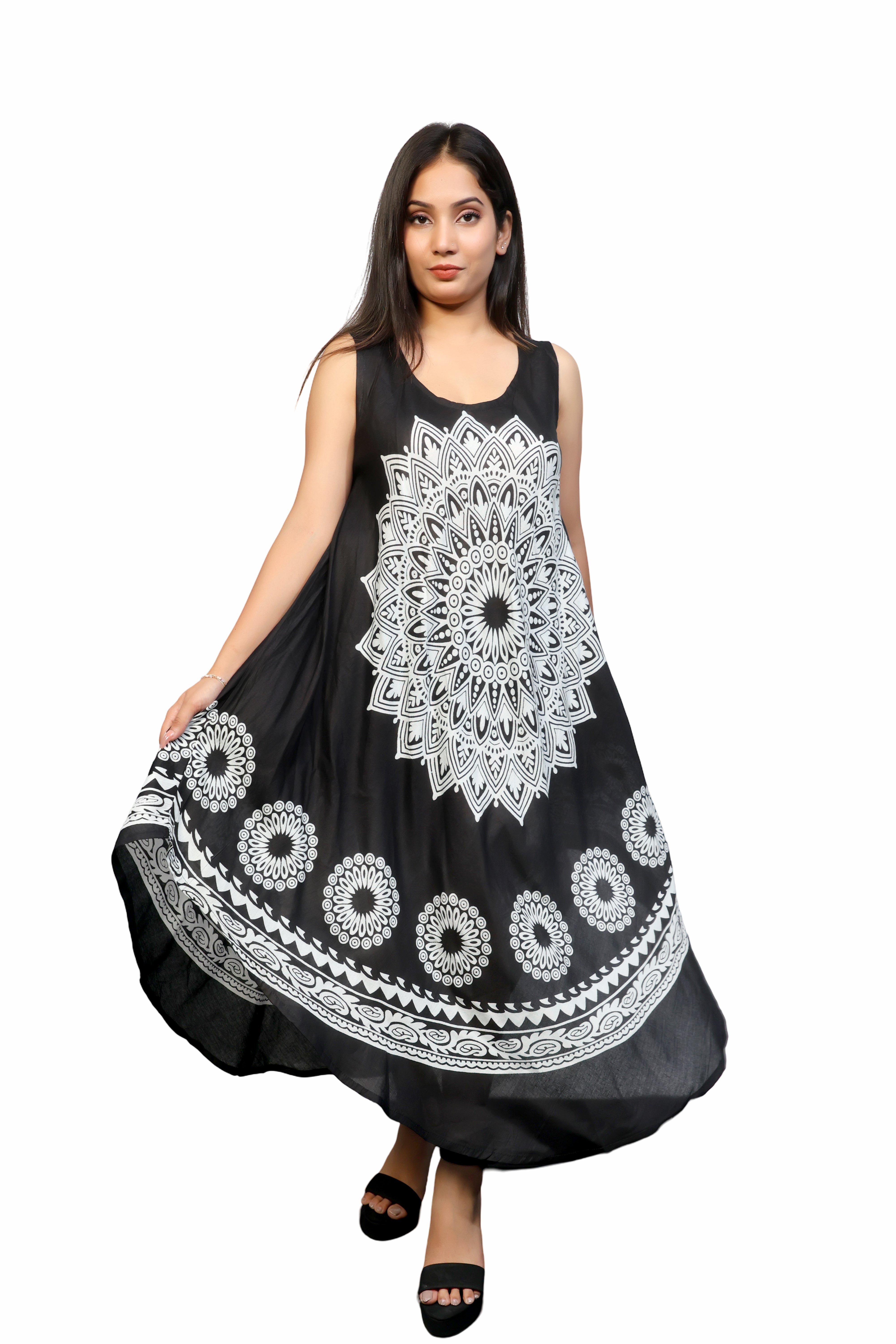 Women's black & white sleeveless U-neck dress for spring & summer