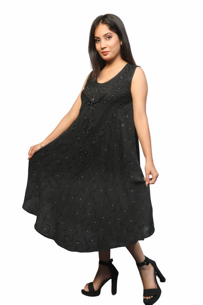 Women's black & white sleeveless U-neck dress for spring & summer